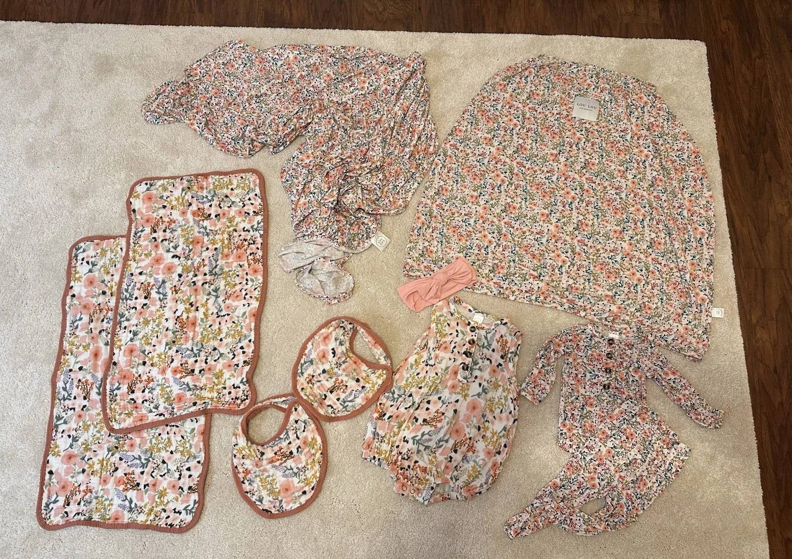 ✨Lou Lou And Company Baby Lot Millie Pink Floral Muslin Romper Cover Bibs READ!!