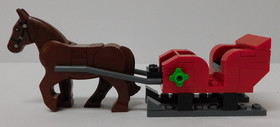 100% - 2012 LEGO CHRISTMAS SET 3300014 Horse Drawn Sleigh Bench Snow Minifigures