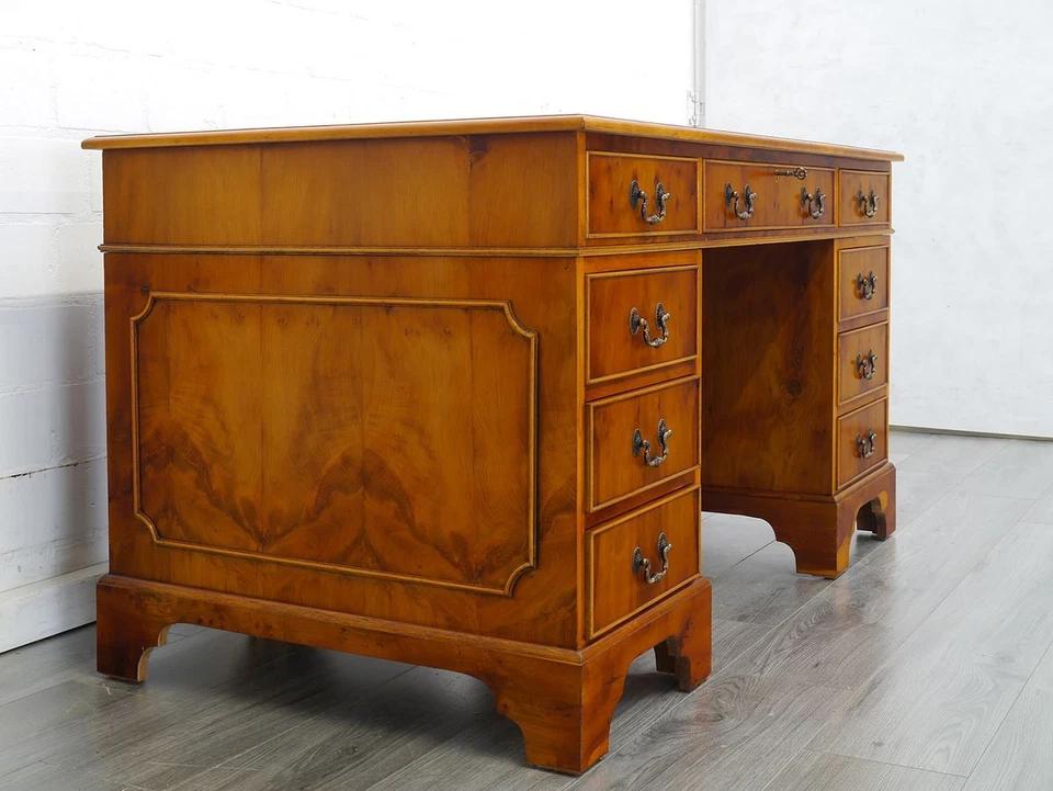 Schreibtisch Büromöbel englischer Stil Eibe grünes Leder B: 137cm -11746- - Bild 4 von 4