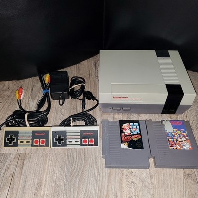 Nintendo Entertainment System NES Console w 2 Controllers 2 Games: Dr Mario Bros