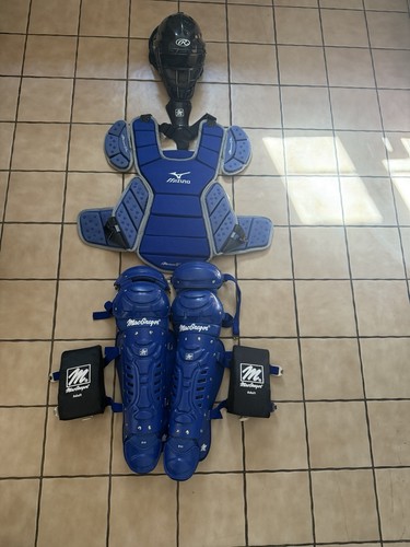 MINT CONDITION MIXED CHACHER EQUITMENT RAWLING MASK/MIZUNO CHEST/MCGREGOR GAURDS