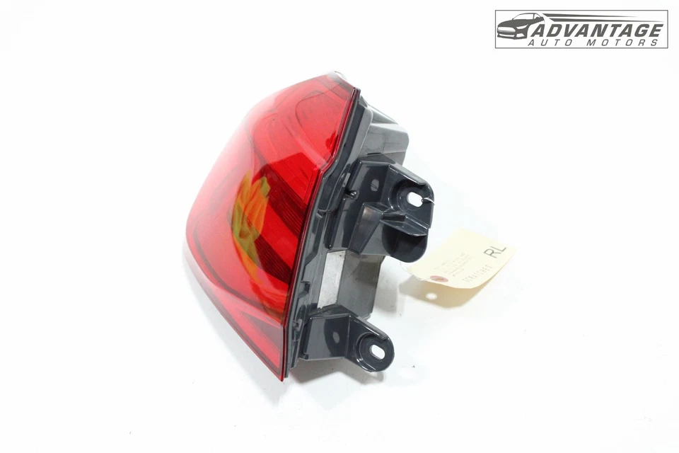 BMW 320I XDRIVE 2016-2018 LUZ TRASERA IZQUIERDA EXTERIOR LUZ TRASERA LED OEM Foto 2 de 4