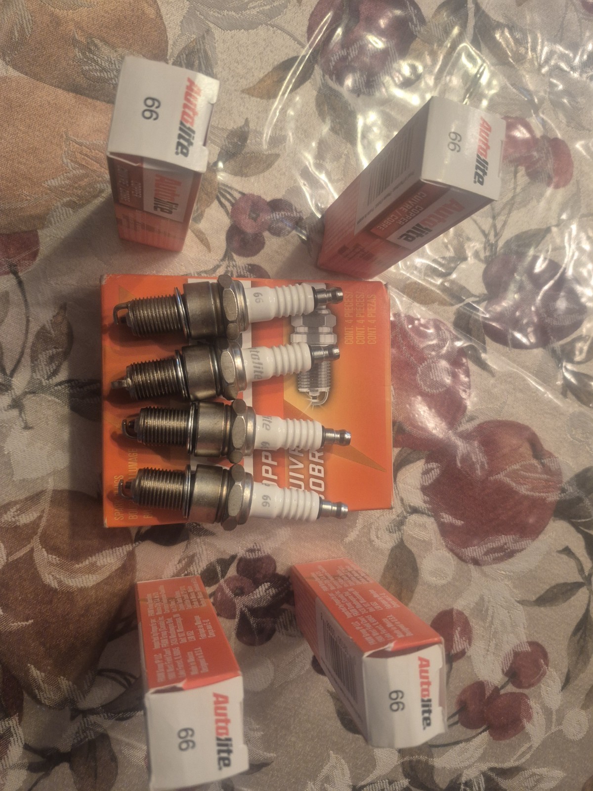 NEW Box of 4 Autolite Copper Core Spark Plugs #66