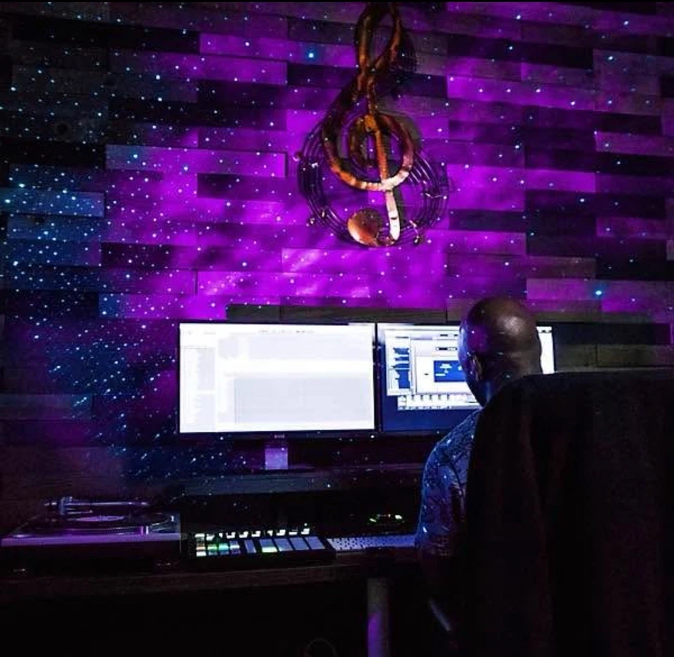 BlissLights Sky Lite Galaxy Projector w/ LED Blue Stars Purple Cloud NEW in box - Image 3 of 4