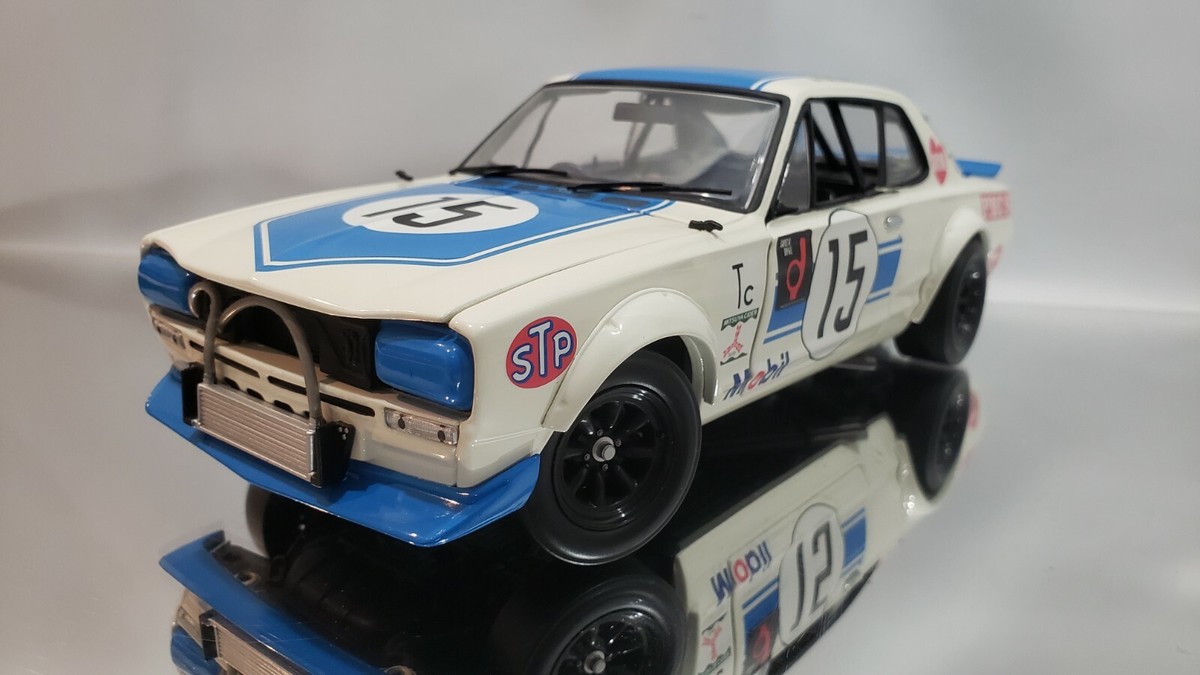 1/18 KYOSHO NISSAN SKYLINE 2000GT-R JDM RHD RARE #15 PMC-S K