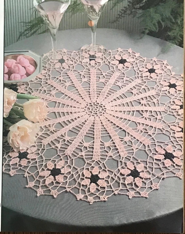 Decorative CROCHET Magazine - 1991 (# 20) - Image 2 of 4