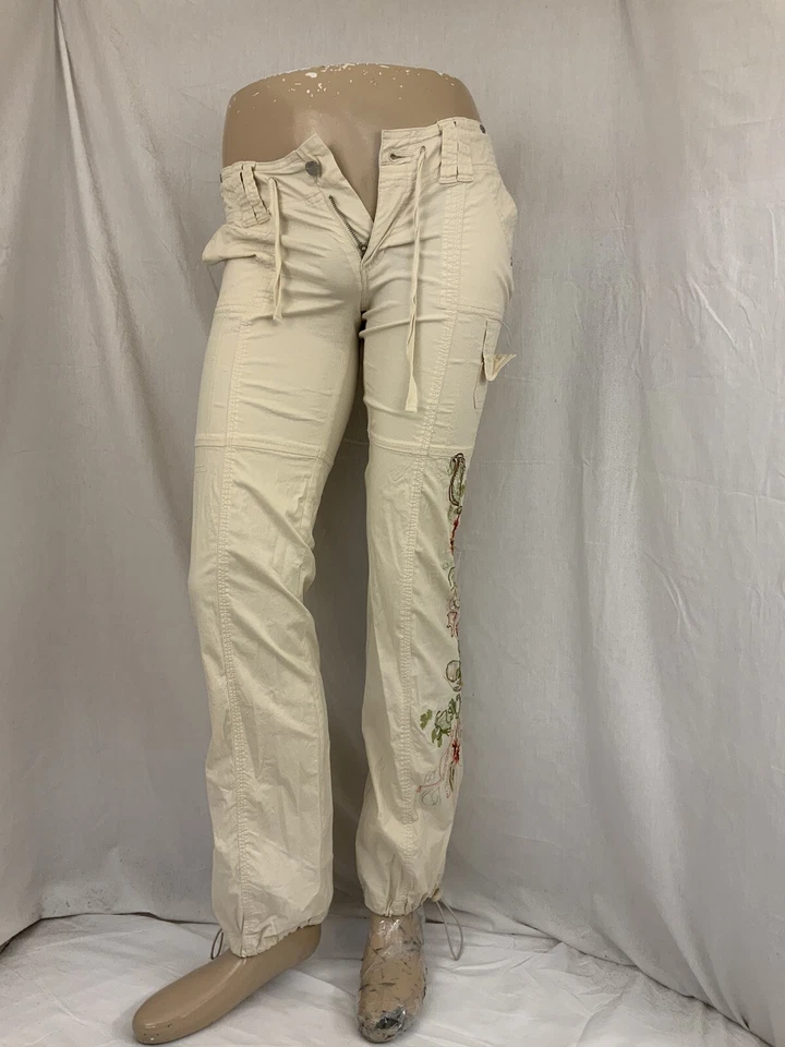 Pantalones Younique Talla 5 Beige Algodón Spandex Diseño Flor Usado en Excelente Condición YGI Q1-365 Foto 3 de 4