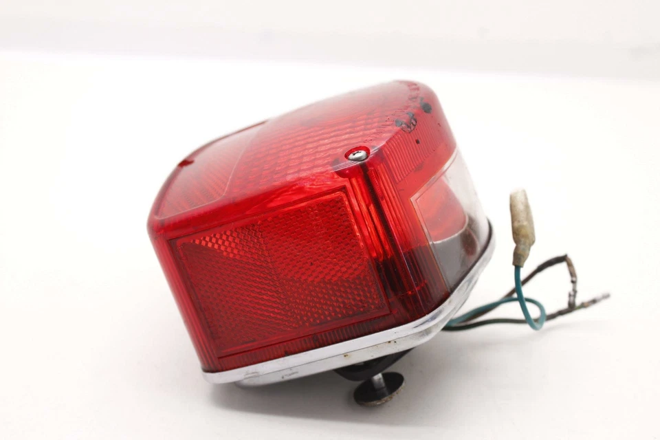 82 HONDA CM450C OEM LUZ TRASERA LUZ FRENO TRASERO R3.BX5 Foto 3 de 4