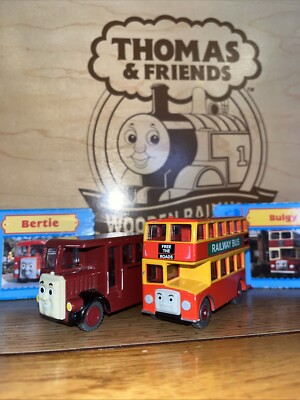 BERTIE & BULGY ! THOMAS FRIENDS TRAIN! TAKE N PLAY ALONG DIECAST BUS LOT PAIR