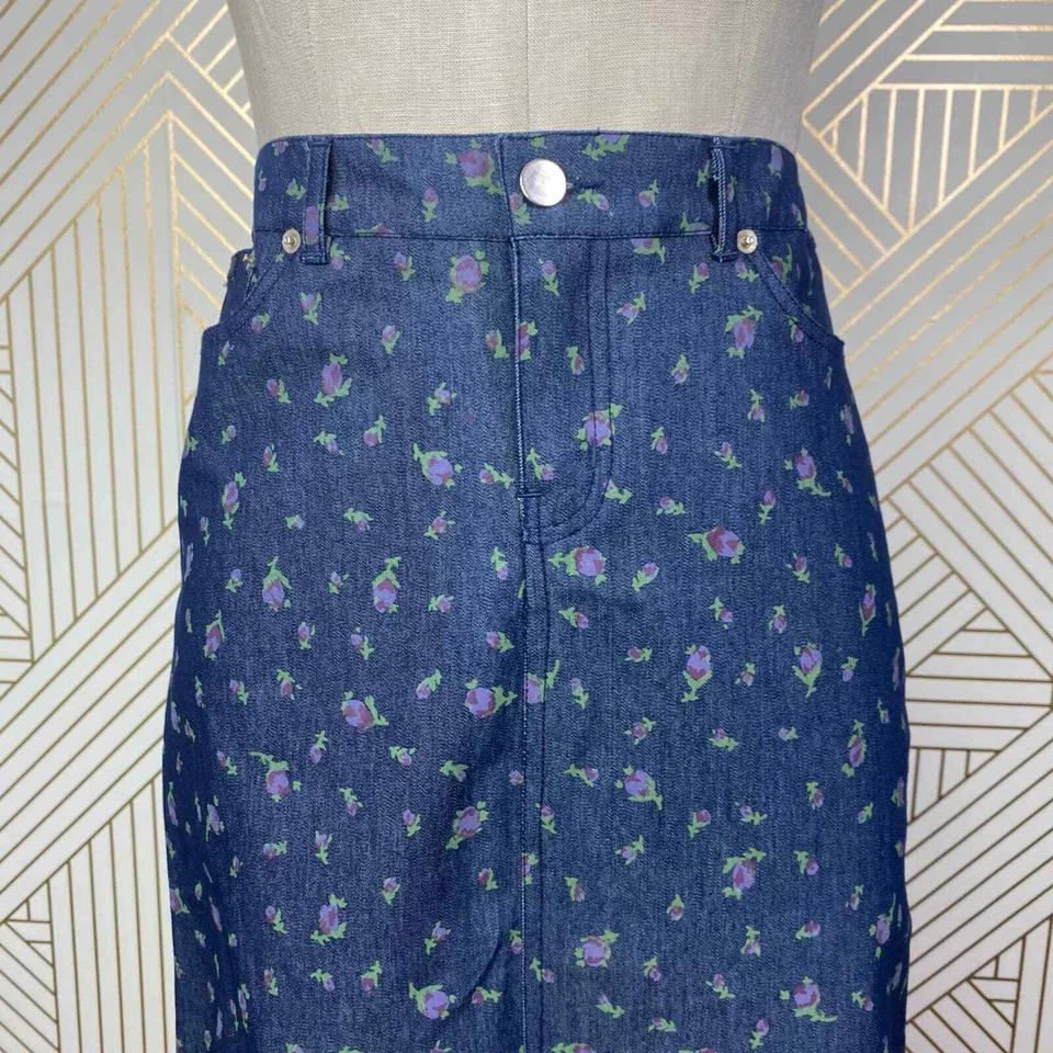NUEVO CON ETIQUETAS BETSY JOHNSON Falda Lápiz Denim Floral Vintage en Azul Inventario Muerto EE. UU. XS Foto 3 de 4