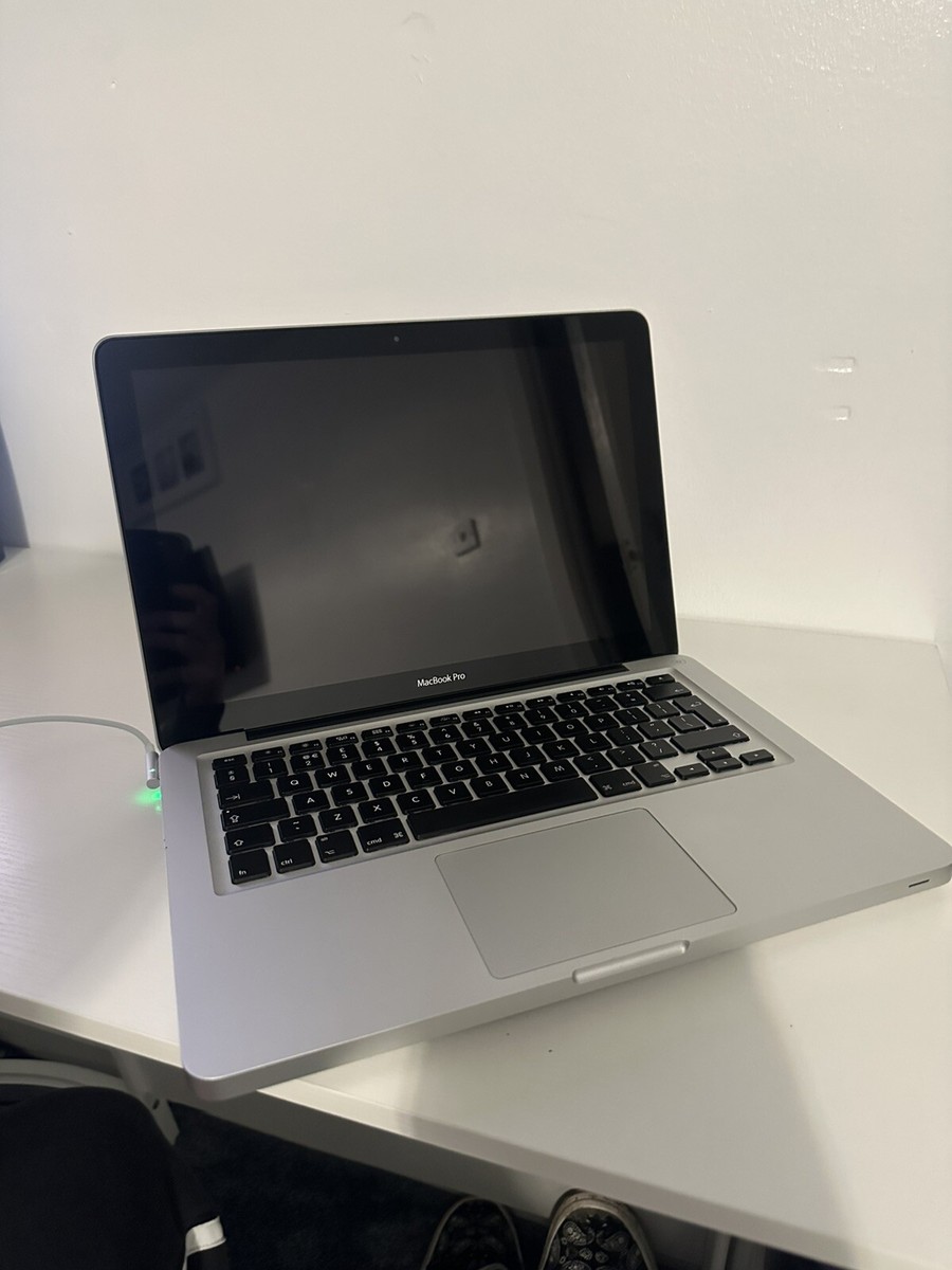 Apple MacBook Pro 13.3 in i5 th Gen 8GB RAM 256GB SSD laptop