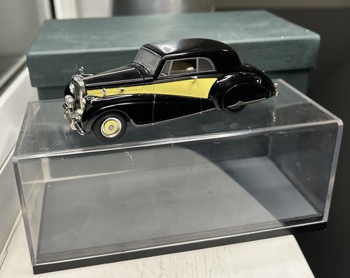 1:43 HANDMADE 1950 BENTLEY MK.VI PARK WARD FHC “LONGWING” BLACK/YELLOW - Picture 1 of 24