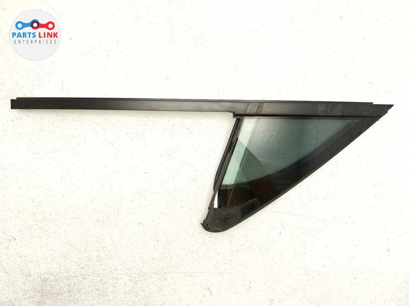 2016-20 BENTLEY BENTAYGA FRONT RIGHT DOOR VENT GLASS FIXED CORNER WINDOW GENUINE