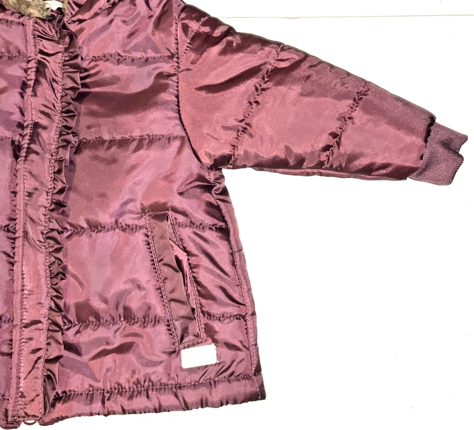 Abrigo acolchado 7 For All Mankind niña niña 18M borgoña imitación piel capucha chaqueta Foto 3 de 4