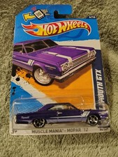 Hot Wheels Muscle Mania 67 Plymouth Gtx Purple 86247. G3