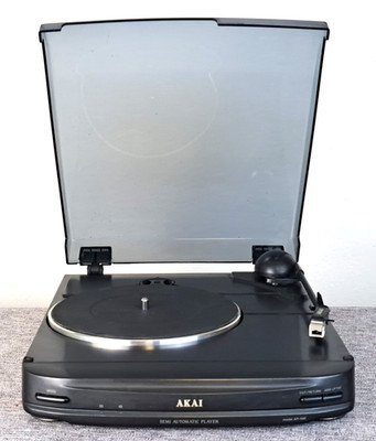 Akai AP-590 halbautomatischer Plattenspieler Turntable schwarz