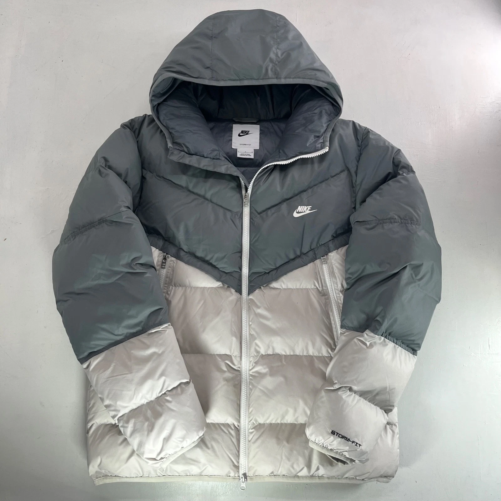 Nike Storm-FIT Puffer Jacket Mens Large Primaloft Hooded Grey White Winter Coat