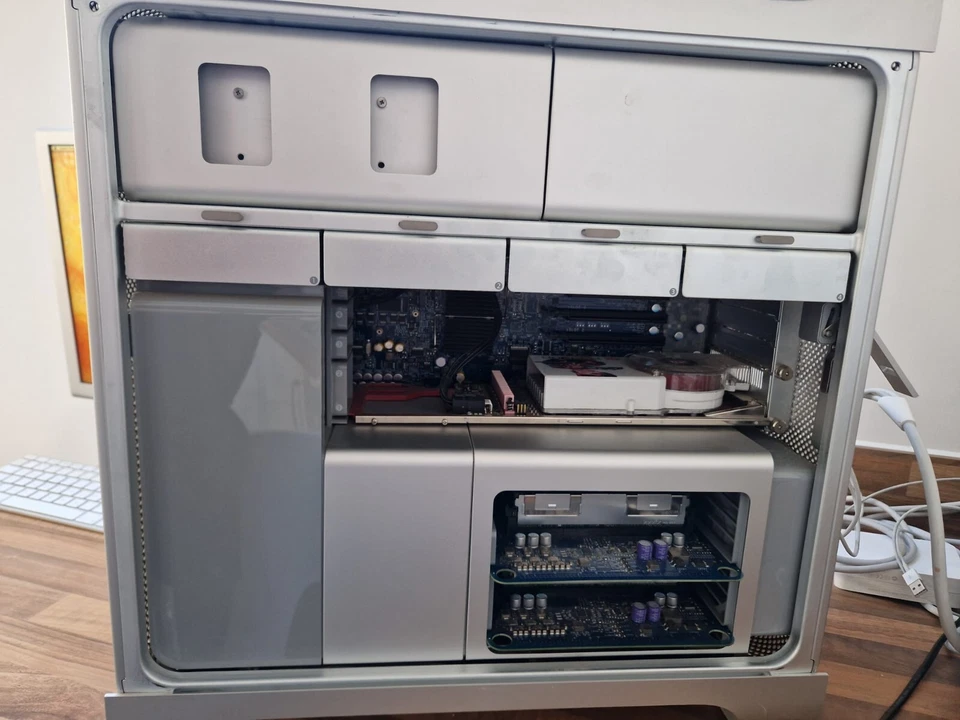 Mac Pro 1.1 - Image 2 of 4