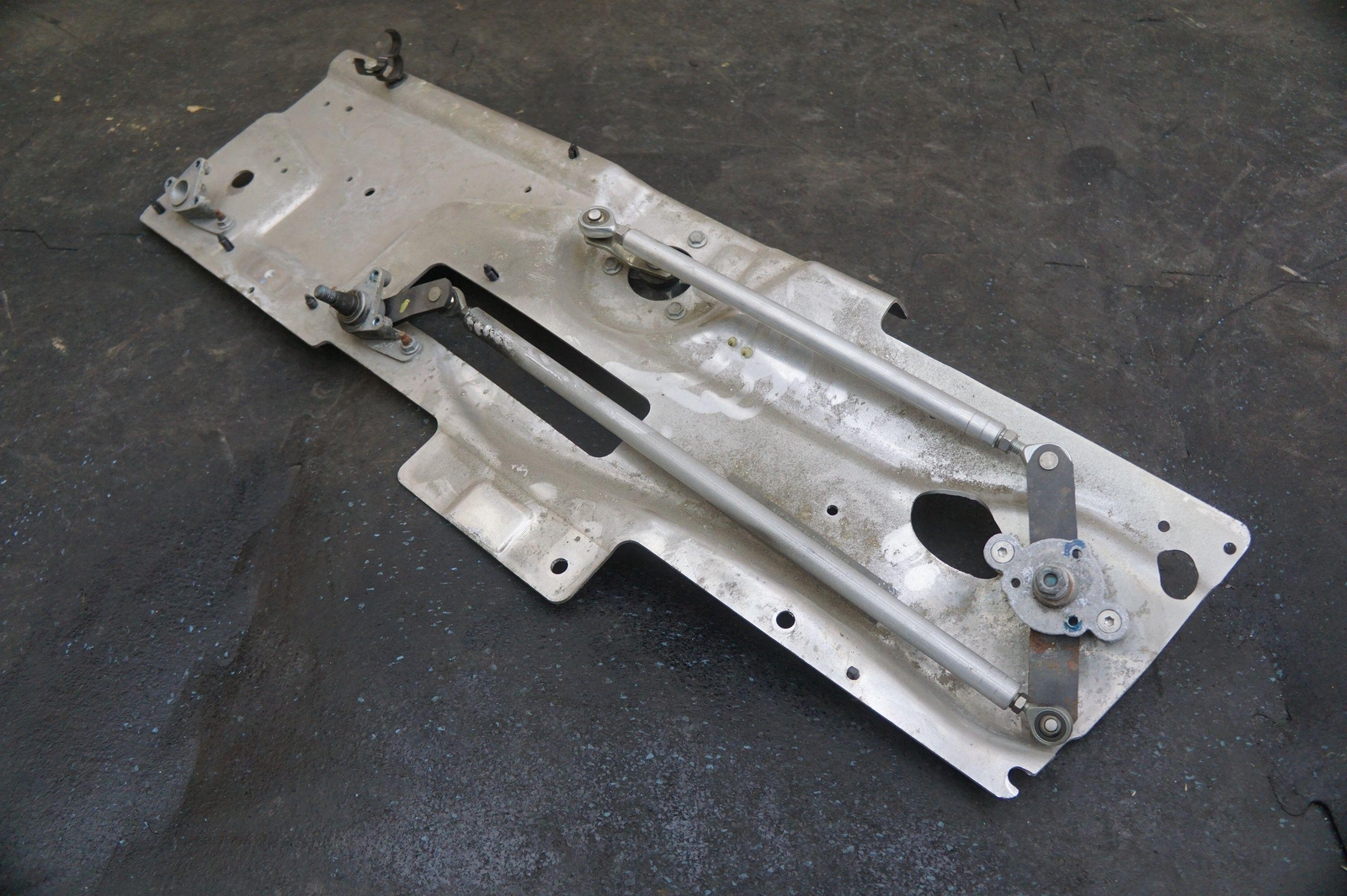 Windshield Wiper Motor Linkage Usa Cd43-17504-ca Aston Martin Vantage 2007