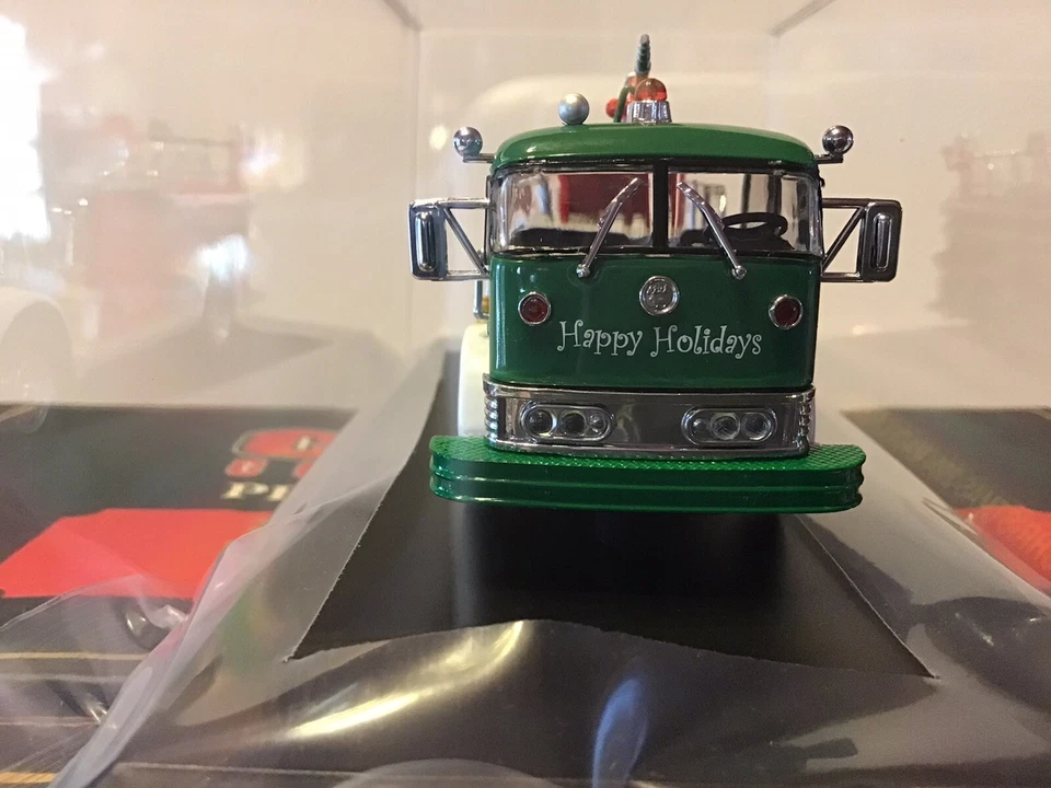 12398   2004 Christmas Mack C Pumper code 3 collectibles Pristine Never Displaye - Image 4 of 4