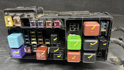 1999 Lexus RX300 Engine Bay Fuse Box Relay Panel Flaw**
