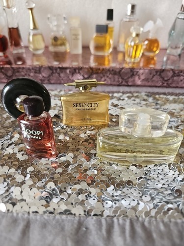 Lot Of 20 Vintage Miniature Small Size GLASS Perfume Bottles - Picture 3 of 6