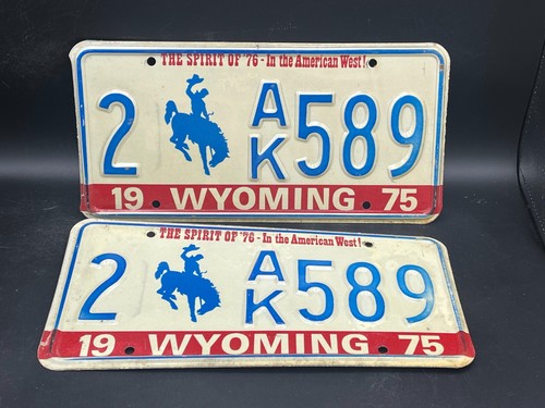 1975 WYOMING LICENSE PLATE PAIR  BICENTENNIAL COWBOY HORSE  # 2 - 589