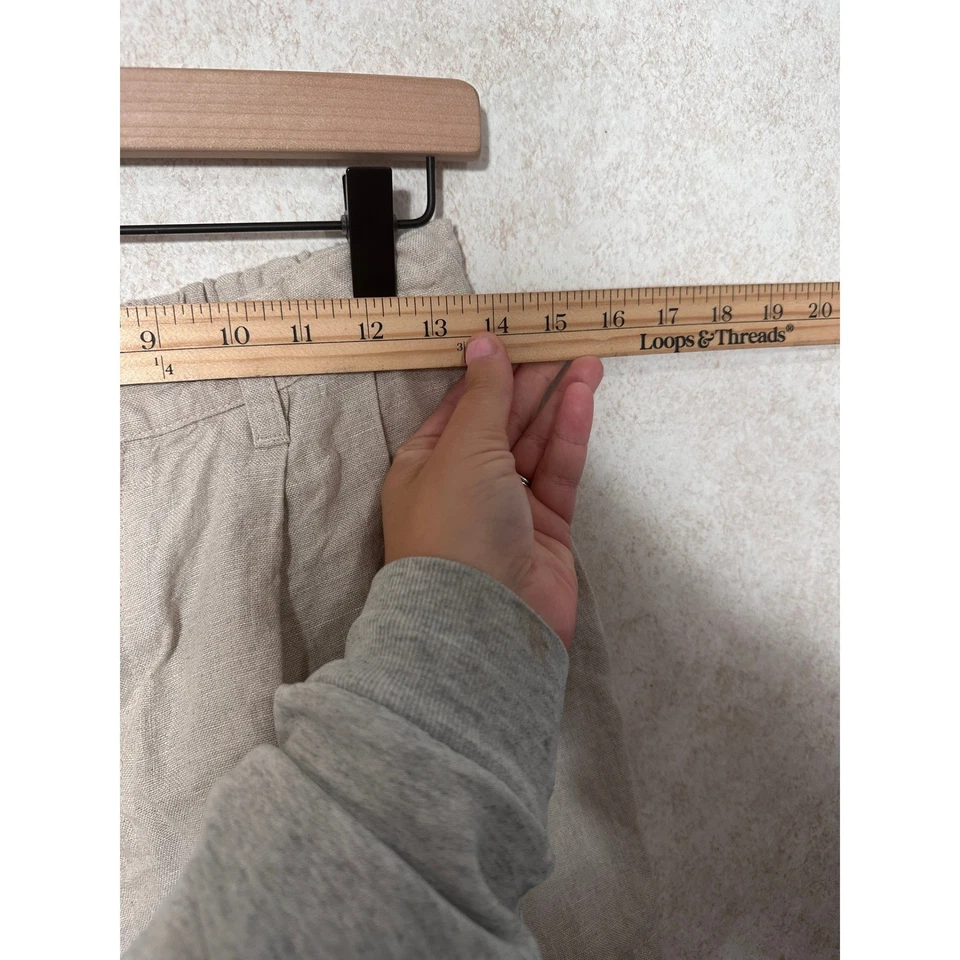 Bella Dahl Women's Natural Linen Shorts Size Medium Pleated Casual Shell Button - Image 3 of 4