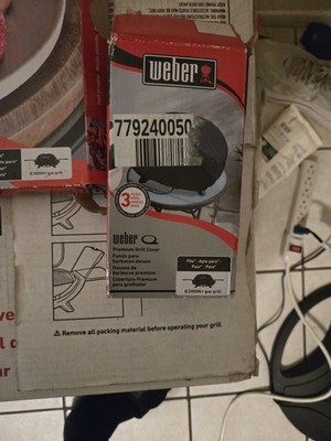 Weber Q 2800N+ Compact Outdoor Gas Grill LP Black with Grill Cover & Accessories