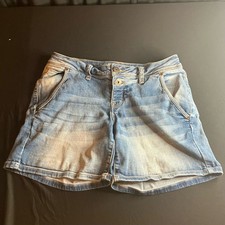 Maurices Women's Vintage Wash Stretch Low-Rise Denim Jean Shorts size 3/4