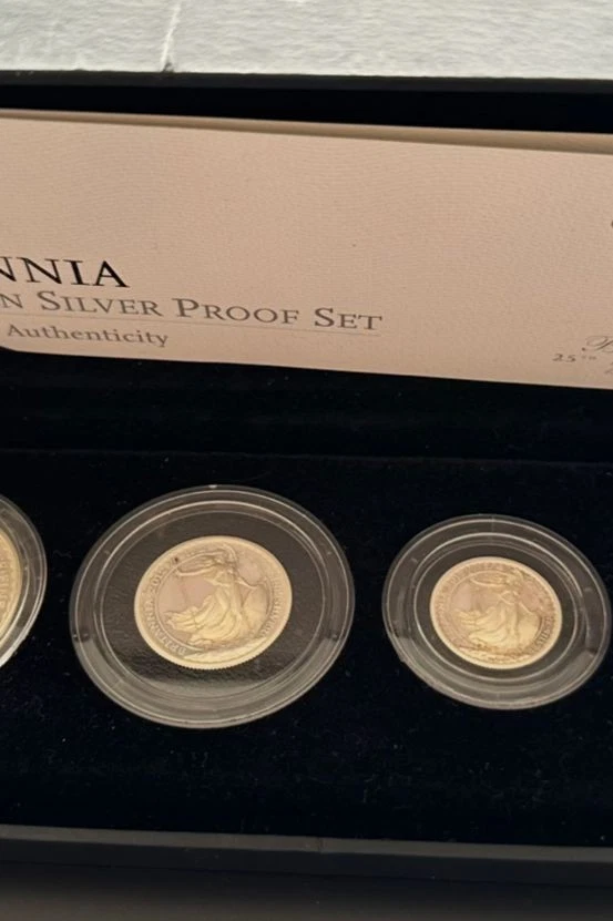World, Commonwealth & GB Coins including silver and BUNC sets, few £1 start
