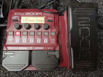 Zoom B1X Four Bass Multi-Efecers Prozessor mit Expression Pedal