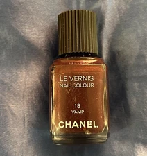 Chanel Le Vernis Nail Polish Vamp 18 RARE Y2K 2000s Nail Polish Burgundy Red
