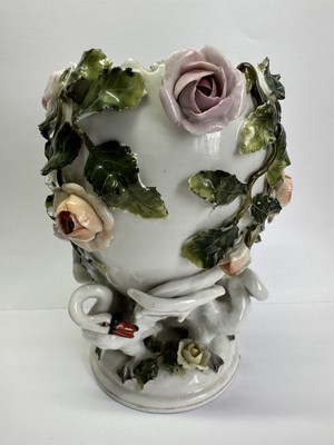 Antike Sammler Sitzendorf weiße deutsche Porzellan Vase Schwan Blumen 3D Design