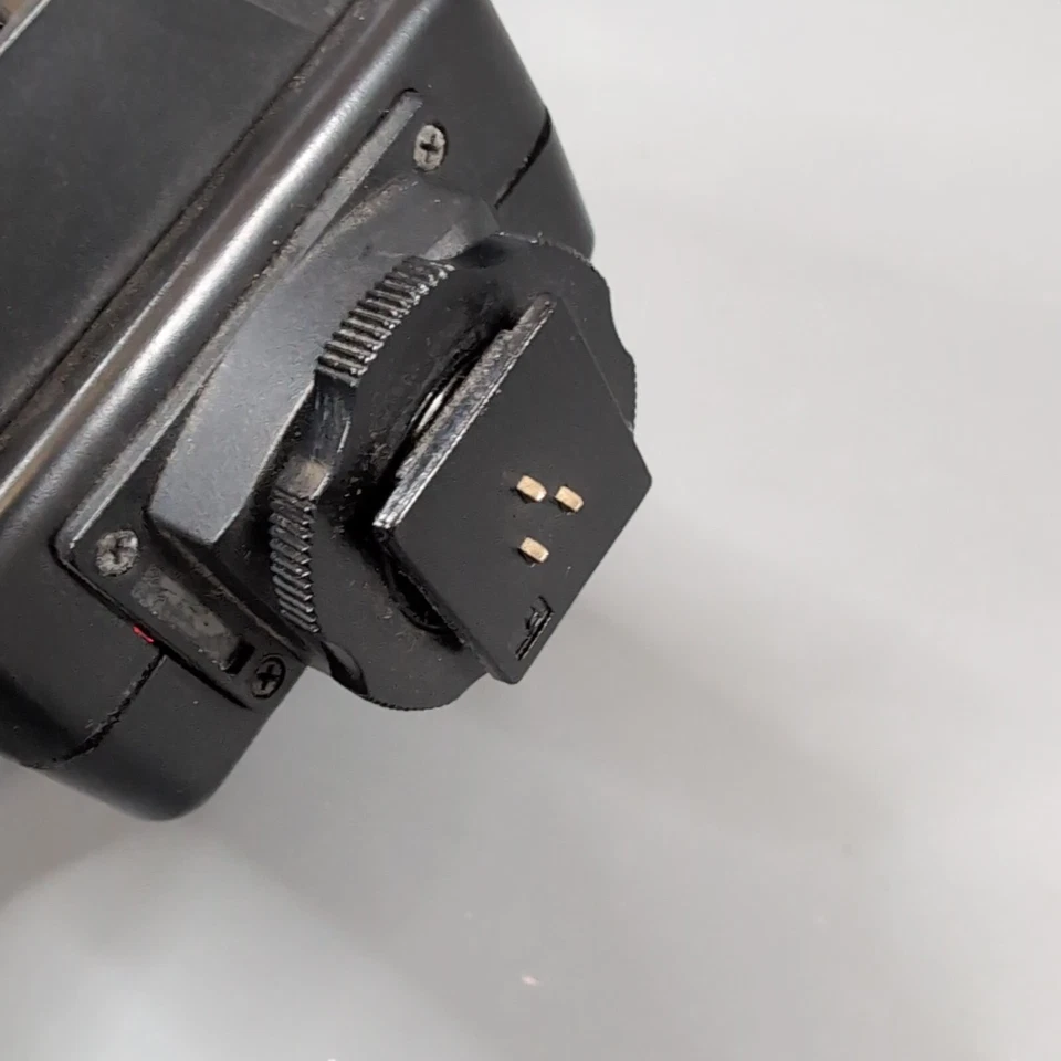 Vintage Achiever Camera Flash Unit TZ-250 Bounce Zoom Head Tested Working Black - Image 4 of 4