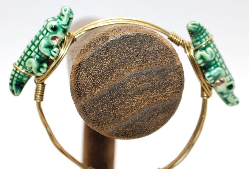 Pulsera de alambre de cobre bohemio hecha a mano 3 cuentas gruesas de cocodrilo verde de 1,5" Foto 4 de 4