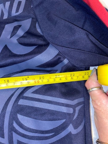 Cleveland Cavaliers Men's Size L Lightweight Track Jacket- Image On Back- LOOK!! - Picture 4 of 6