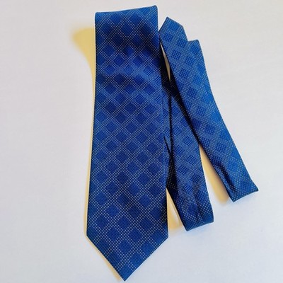 Hugo Boss 100% Silk Tie Blue Geometric Diamond Pattern 4   x 58  Italy
