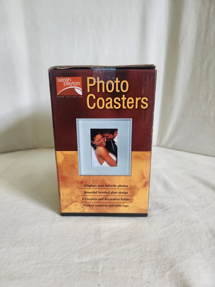 Nuevo juego de 4 posavasos fotográficos de vidrio macizo con soporte de madera de Sarah Peyton Foto 2 de 3