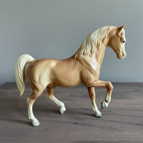 Breyer Traditional Vintage Family Arabian Stallion Palomino Color Glossy #4 NICE