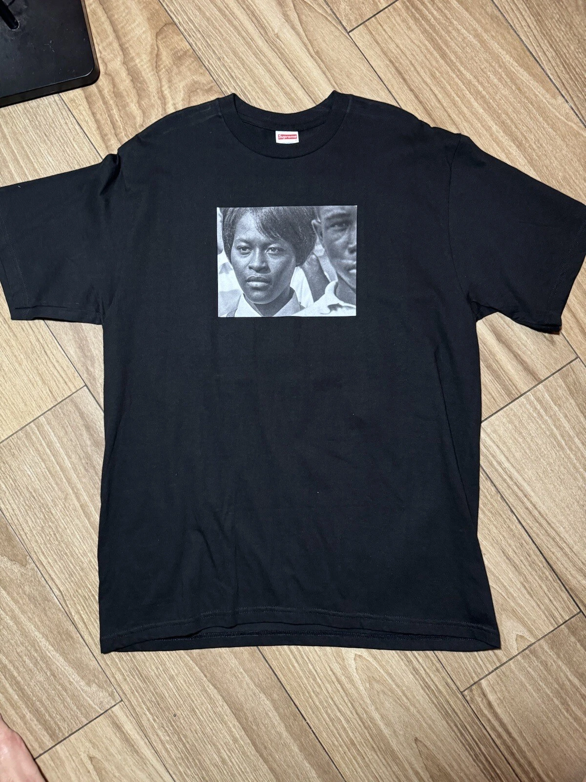 Tee shirt noir Supreme Roy DeCarava Mississippi (SS22T69) taille L