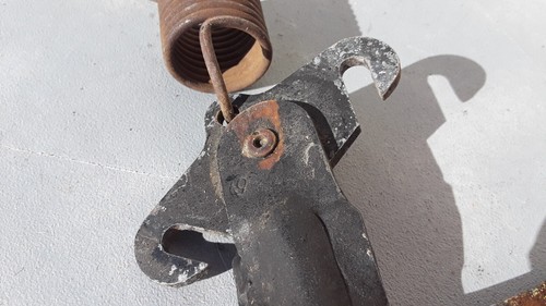 1981 Mercedes Benz W123 Parking Brake Cable Adjuster Tensioner Bracket Kit OEM - Picture 21 of 24