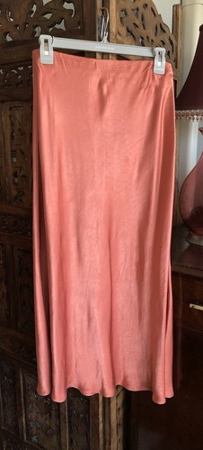Sportsgirl Skirt Size 12 Cut On Bias To Contour Your Curves Silky Satin Viscose. - Picture 4 of 5