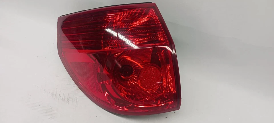 '06-'10 TOYOTA SIENNA Left Driver Taillight  OEM Grade A Condition! — 第 2/4 张图片