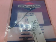 GENUINE BRIGGS AND STRATTON AIR VANE LINK # 262041 ---  BOX 6007 L