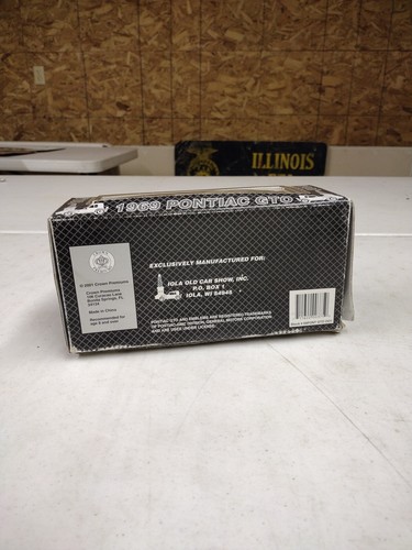 2001 Iola Old Car Show 1/24 Scale Crown Premiums 1969 Pontiac GTO NIB - Picture 11 of 12
