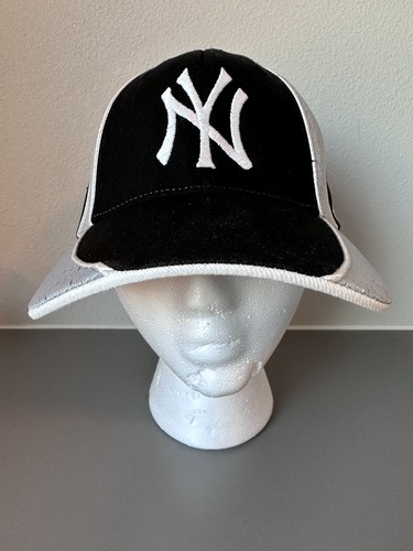 Cappello da baseball 47 MLB nero Yankees regolabile NEW YORK CLASSICO MODERNO GRIGIO NERO - Foto 12 di 15