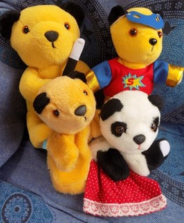 VINTAGE SOOTY AND SUE HAND PUPPETS SUPERMAN SOOTY AND SOFT TOY SOOTY VGC