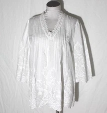 Gorgeous Solitaire White Embroidered Crocheted Trim Blouse Top Women's Sz Large