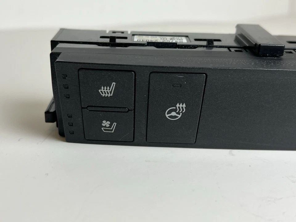 2018 LEXUS IS300 FRONT HEATED COOLED SEAT CONTROL SWITCH 84752-24040 OEM - Image 2 of 4